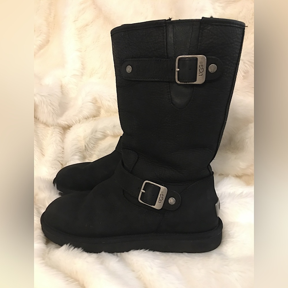 (EUC) UGG MOTO STYLE BOOTS W/SILVER BUCKLES‼️